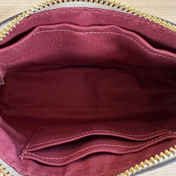 Coach - Picture 12 of 16